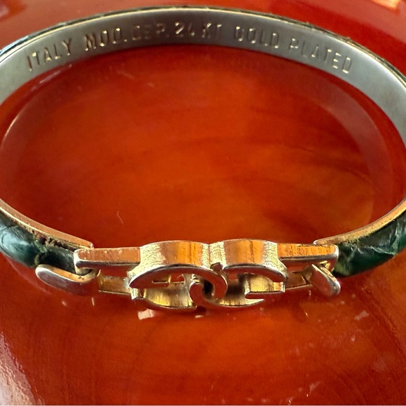 Vintage GUCCI leather cuff - Picture 5 of 8